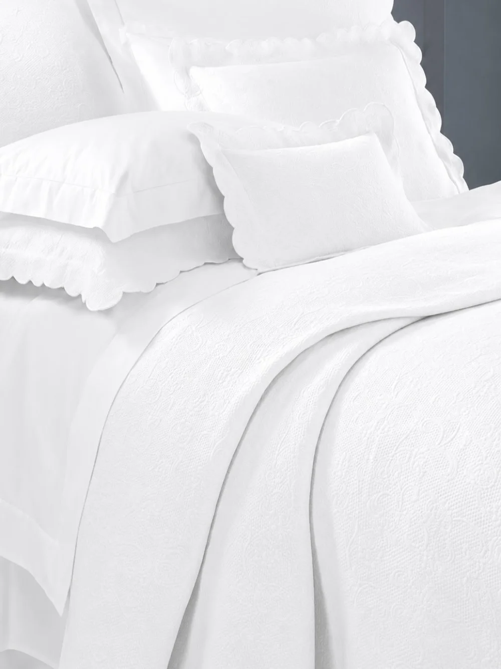 SFERRA 100% Cotton White Alice Coverlet + 2 Euro Shams With Scalloped Edges